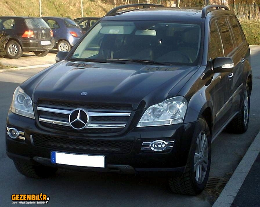 Mercedes_GL_320_CDI_4Matic_front.jpg