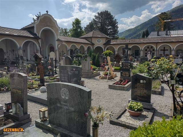 Mezarlık 3 (Small).jpg