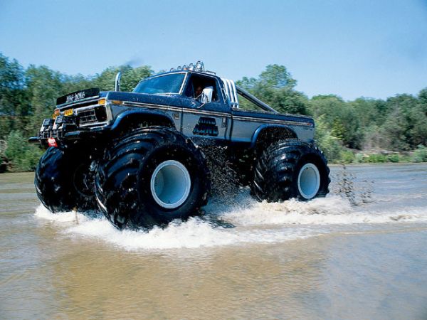 Monster-Trucks-byk-tekerli-jeep.jpg