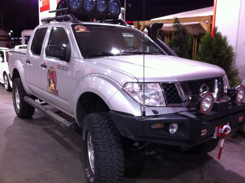 NAVARA OFF-ROAD 003.jpg