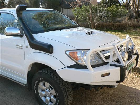 New-Hilux-with-snorkel.jpg