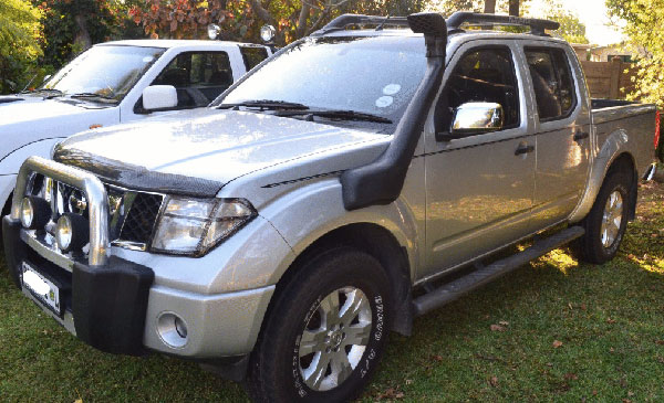 nissan-navara-snorkel.jpg