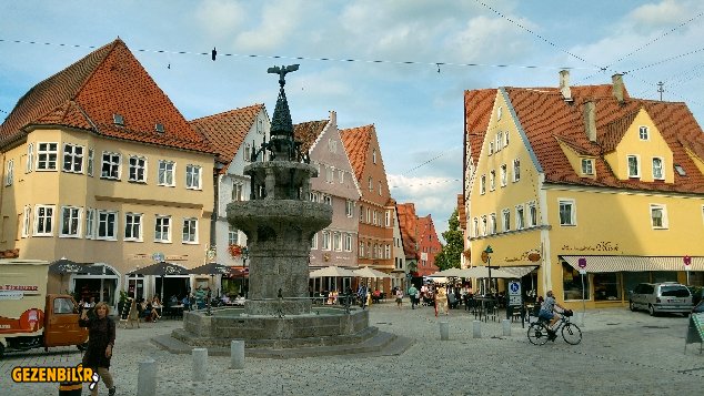 Nördlingen meydanı.jpg