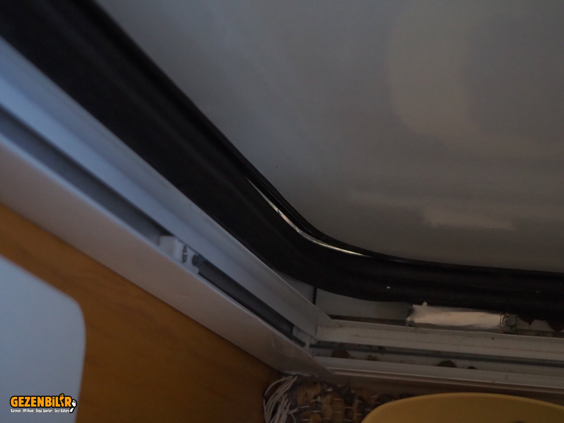 O8310061  KARAVAN  MAY  3600   KAPI  ARALIGI  BUYUDU (1).JPG