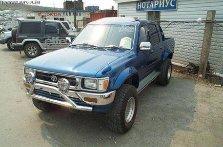 pic_toyota_hilux_pick_up_11059.jpg