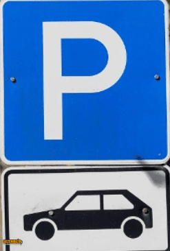 PKW Parkplatz.PNG