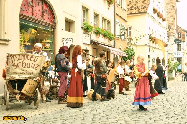 Rothenburg festival 1.jpg
