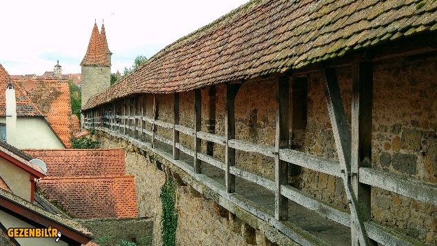 Rothenburg surlar ve yol.jpg
