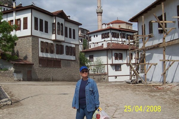 Safranbolu'da bir sokak.jpg