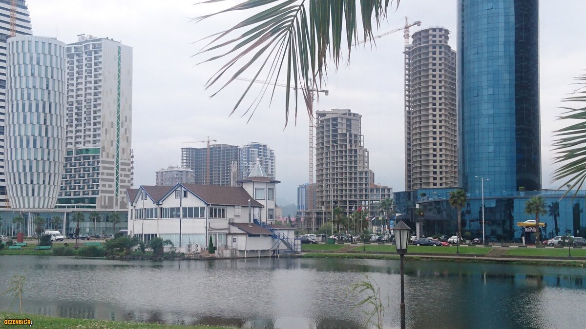 SAHİLDEKİ BİNALAR (3).JPG