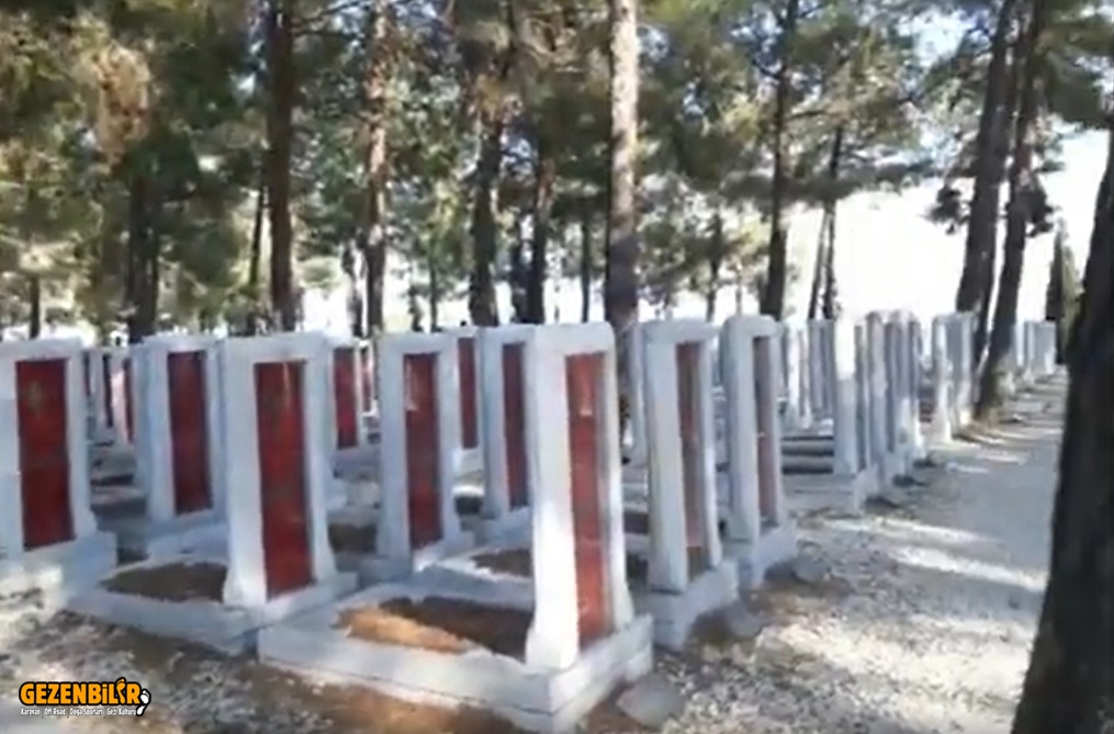 Şehitler Abidesi 2.jpg