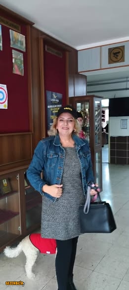 selda şapkalı konf.jpg