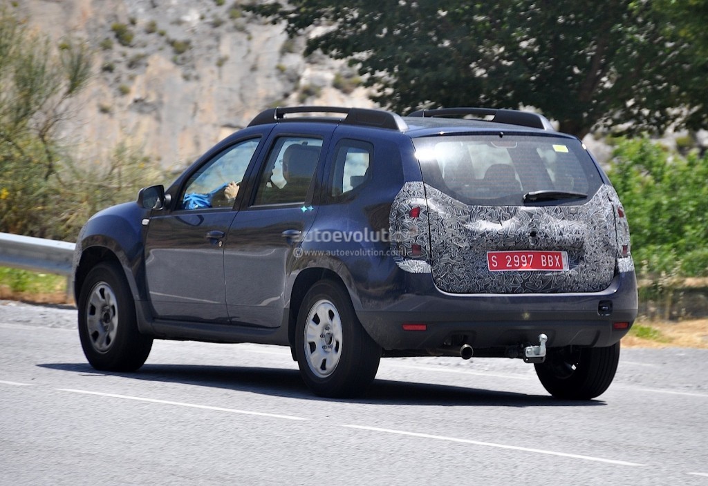 spyshots-dacia-duster-facelift-headed-to-frankfurt-1080p-5.jpg