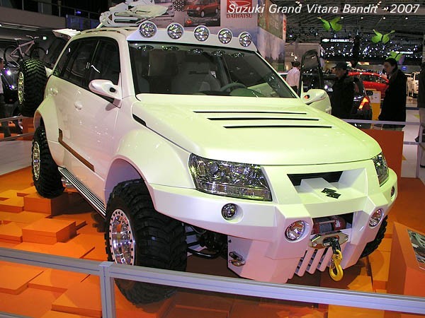 Suzuki_Grand_Vitara_Bandit_2007_f3q.jpg