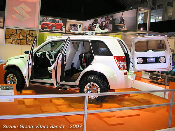 Suzuki_Grand_Vitara_Bandit_2007_side.jpg