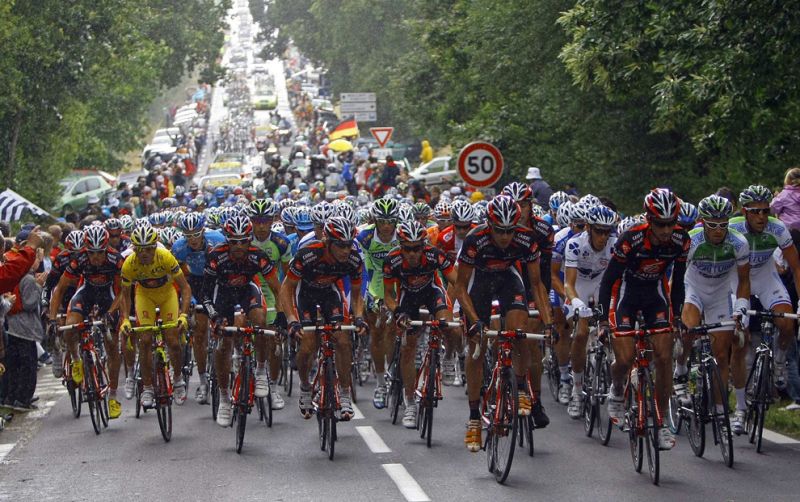 TF 0019 The pack of riders climbs the Cote of Mur de Bretagne during the stage2 of the 95th Tour de 