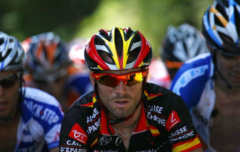 TF 0054 Spanish team leader Alejandro Valverde Caisse dEpargne Spa rides in the pack July 16200