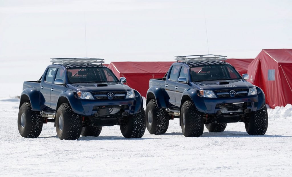 toyota-hilux-conquers-south-pole_1.jpg