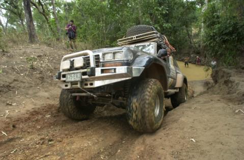 toyota-land-cruiser-picture-dirty.jpg