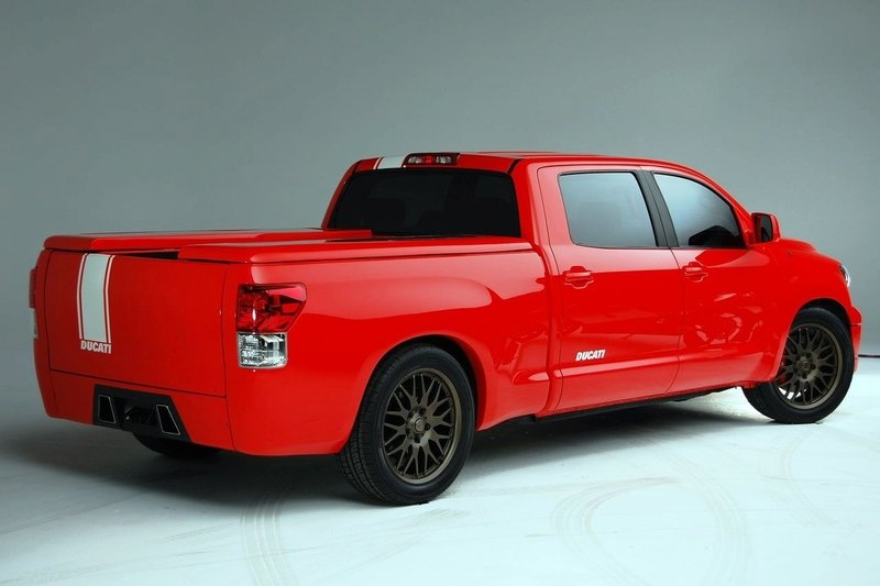 toyota-tundra-ducati-transporter _1_.jpg