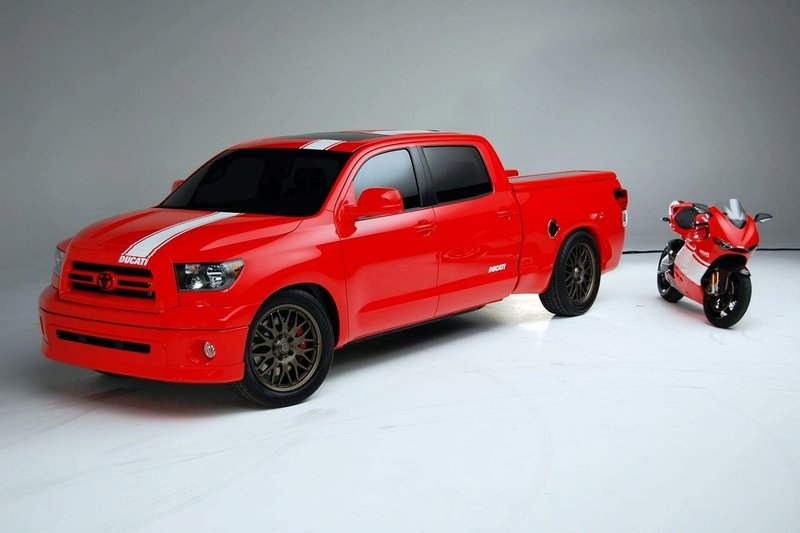 toyota-tundra-ducati-transporter.jpg