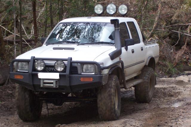 toyota_hilux_106_series.jpg