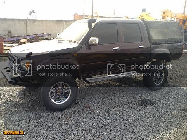 toyota_hilux_pick_up_3489917_4_orig.jpg