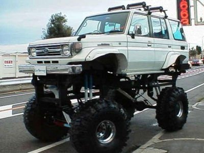 Toyota_Land_Cruiser_Bigfoot_1.jpg