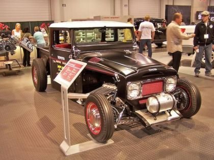 toyota_land_cruiser_rat_rod-01.jpg