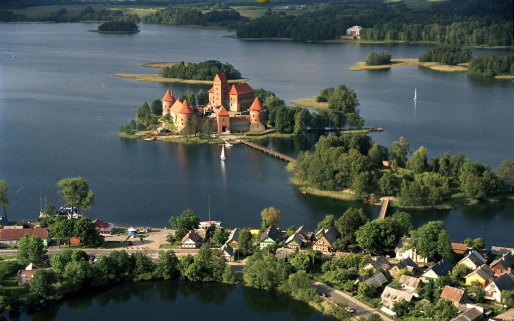 trakai_castle-1280x800.jpg