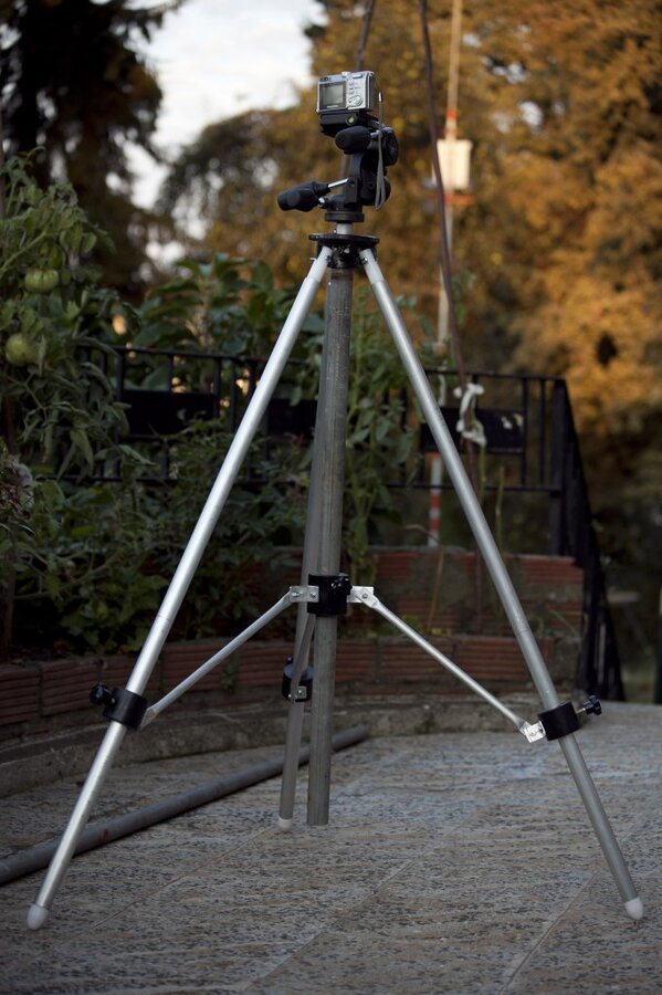 tripod.jpg