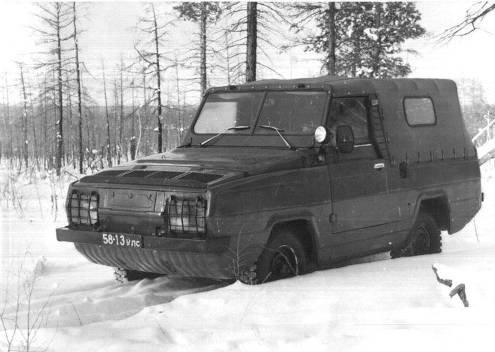 uaz-3907-jaguar-2.jpg