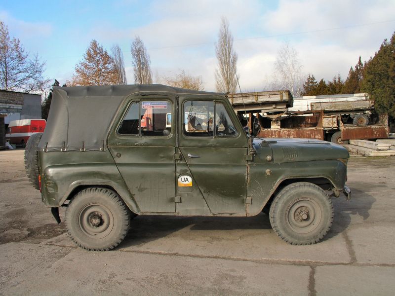 uaz-469_01_of_28.jpg