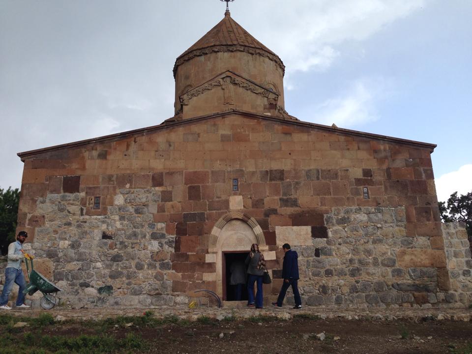 Van Akdamar Klisesi1.jpg