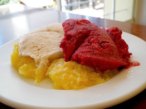 Veis Dondurma & Peynir Helvas?.jpg