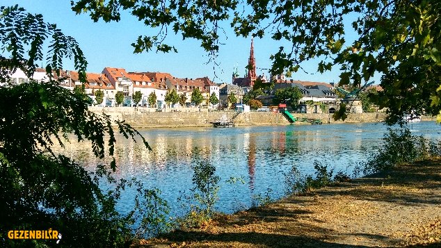 Wrzburg Main nehri kysndaki park yerinden