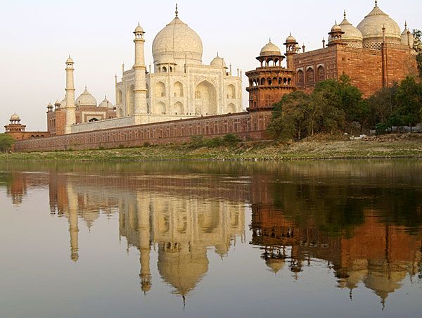 y taj-mahal-river-view-agra.jpg