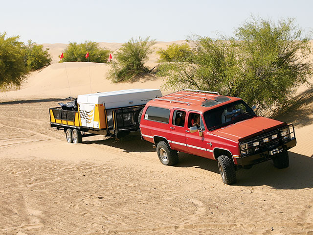 0712or_04_z+1987_k2500_chevrolet_suburban+haul_trailer.jpg