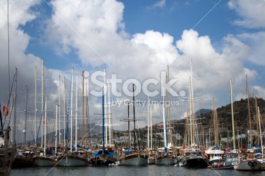 istockphoto_10839380-bodrum-marina.jpg