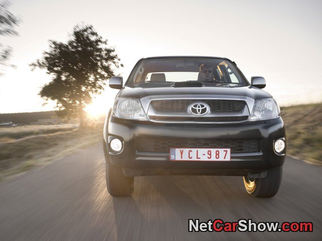 Toyota-Hilux_2009_photo_26.jpg