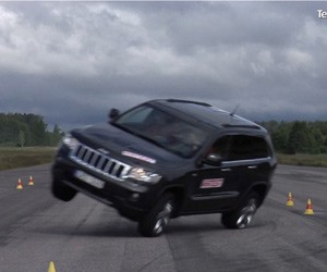 jeep-grand-cherokee-slalom.jpg