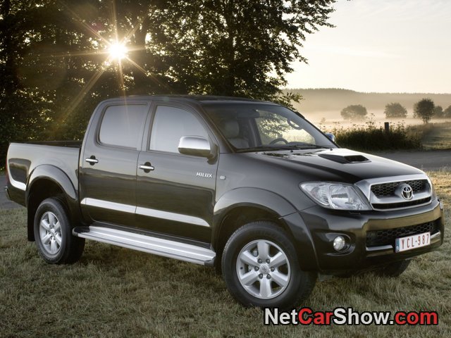 Toyota-Hilux_2009_photo_07.jpg