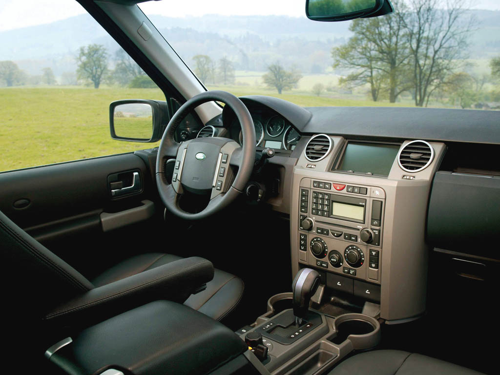 2005_LandRover_LR34.jpg