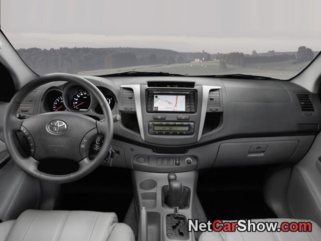 Toyota-Hilux_2009_photo_2d.jpg