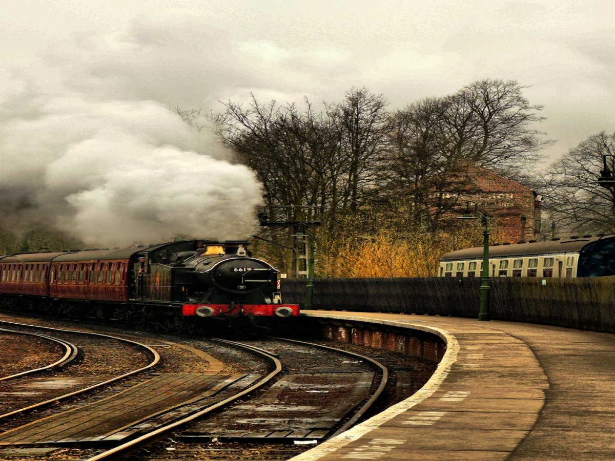 The_old_Train_by_melihbozkurt.jpg