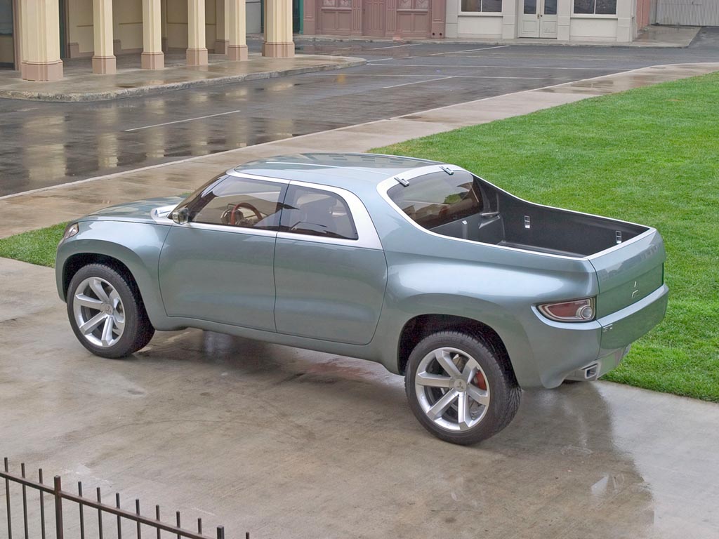 2004_Mitsubishi_SportTruckConcept3.jpg