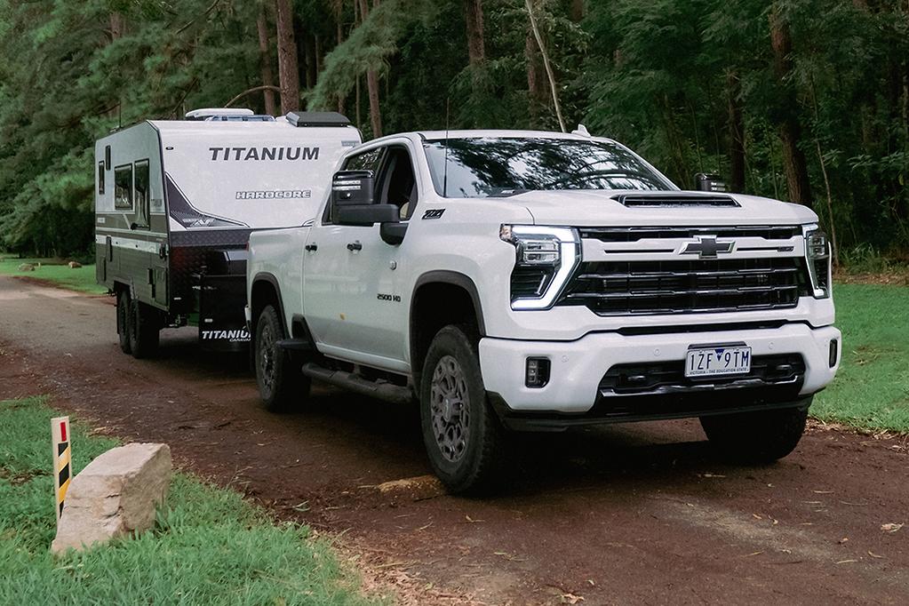 Çekme Testi 2024 Chevrolet Silverado 2500 HD Gezenbilir